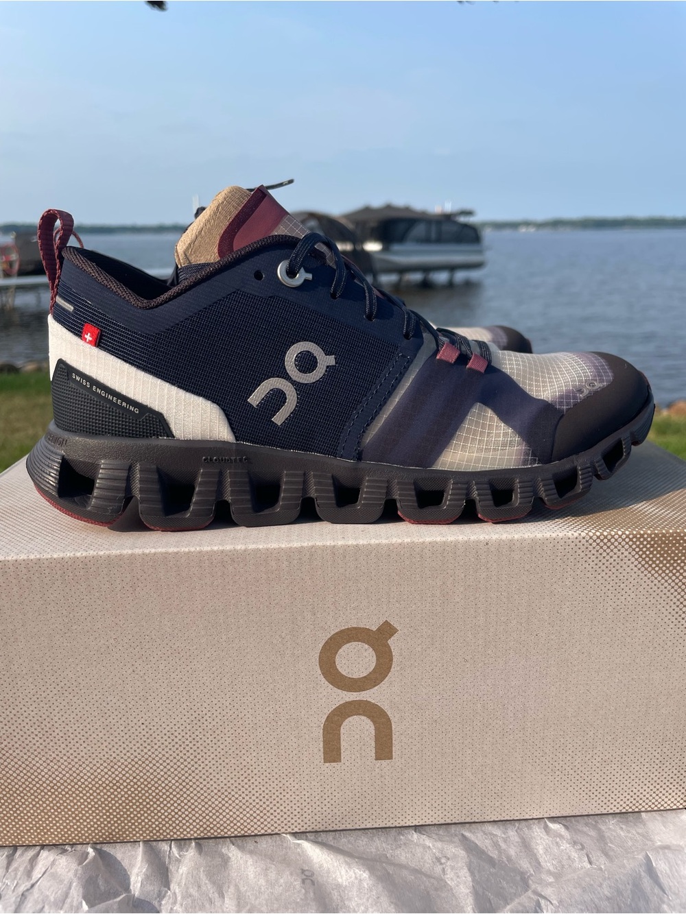 NIB - On Cloud X Shift - Running Women Trainer in Ink|Cherry